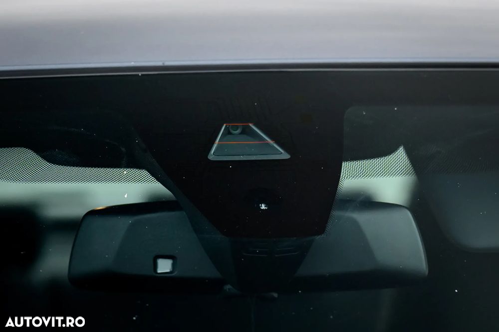 BMW Seria 3 330i AT - 11