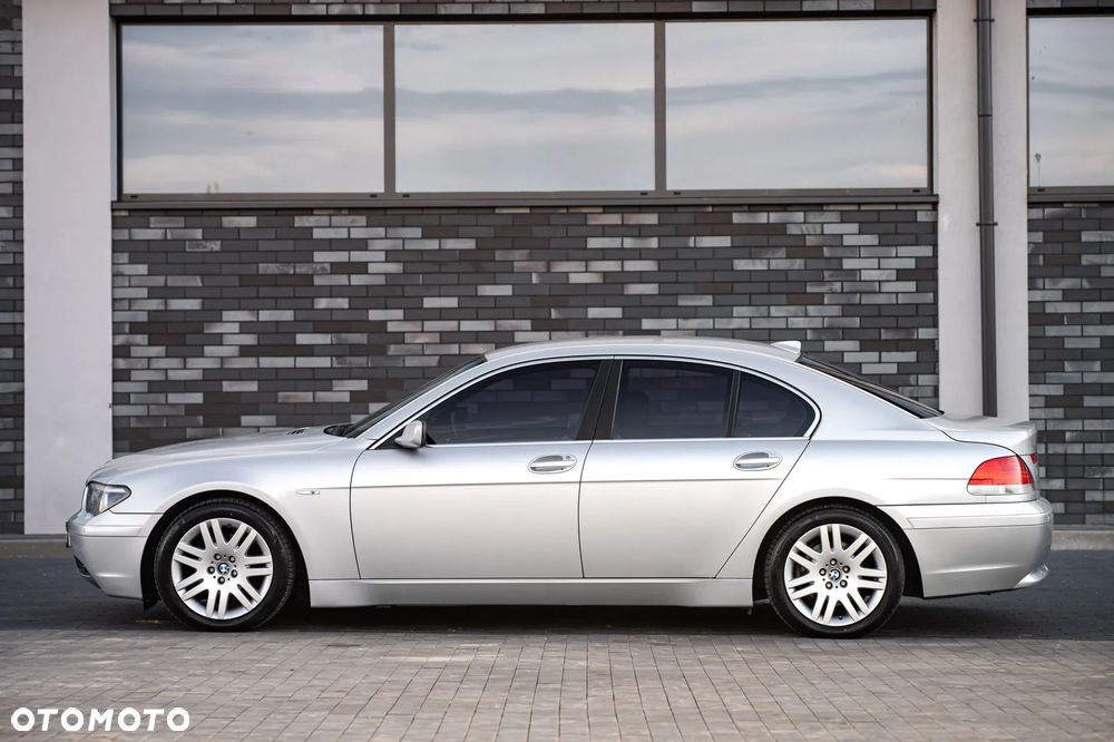 BMW Seria 7 735i - 4