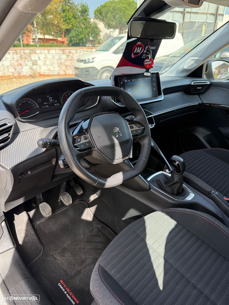 Peugeot 208 1.2 PureTech Active - 12