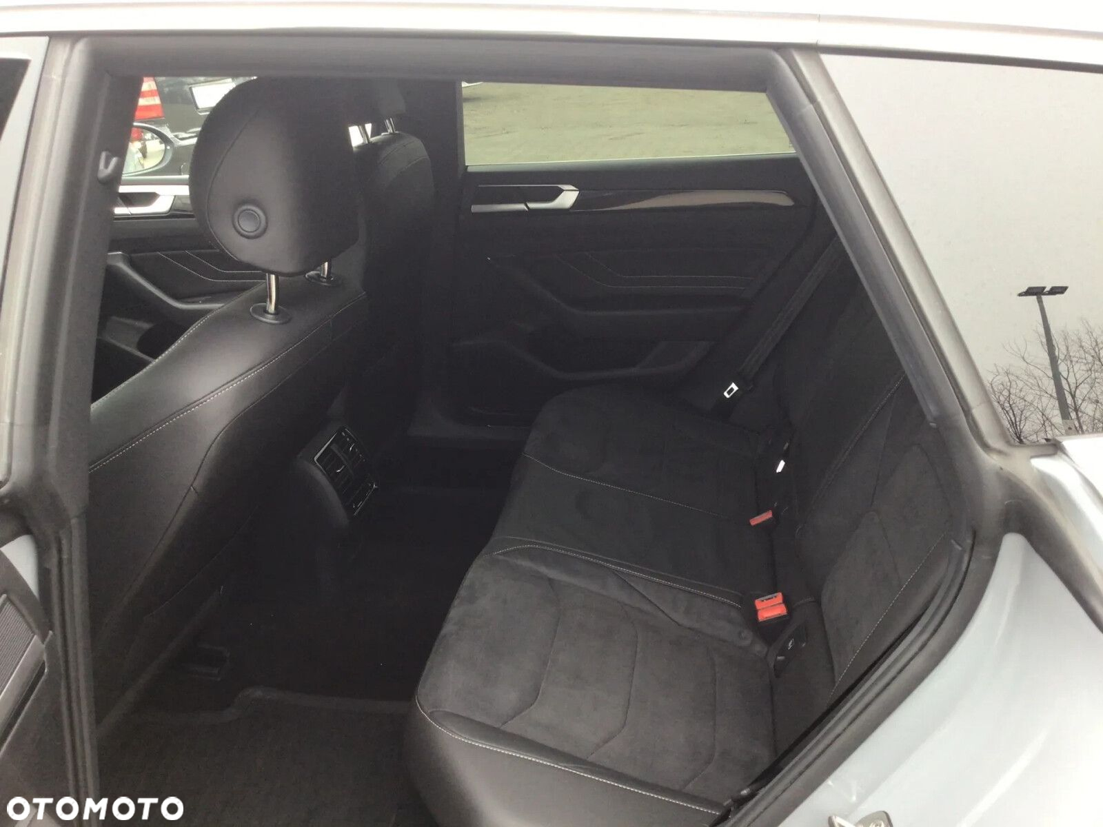 Volkswagen Arteon 2.0 TDI 4Motion R-Line DSG - 24