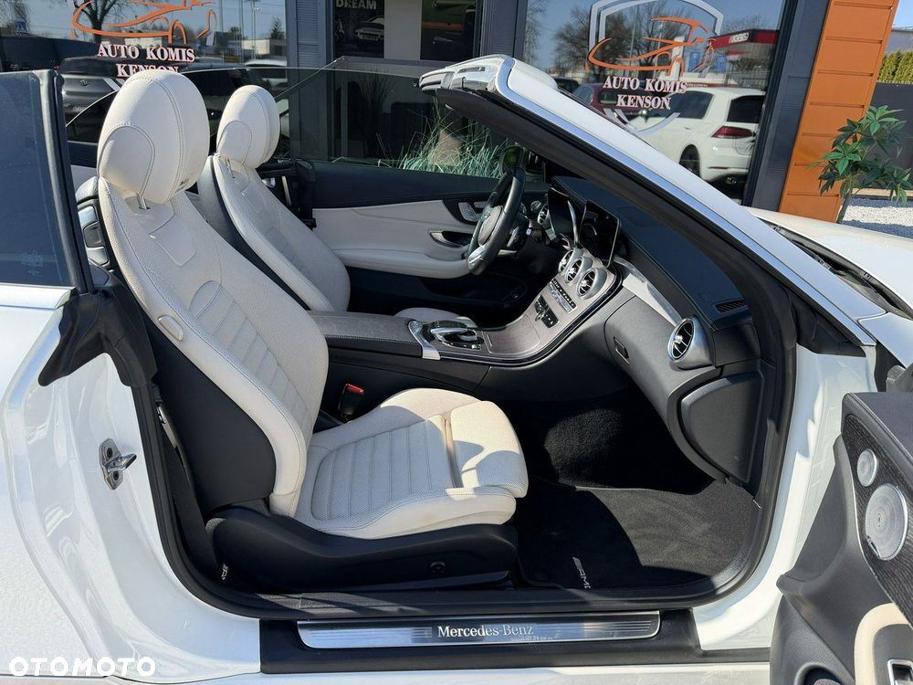 Mercedes-Benz Klasa C 300 4Matic 9G-TRONIC AMG Line - 22
