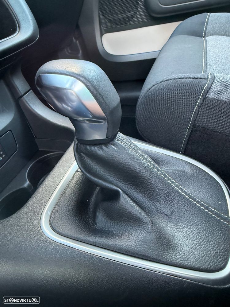 Citroën C3 1.2 PureTech Shine Pack EAT6 - 24