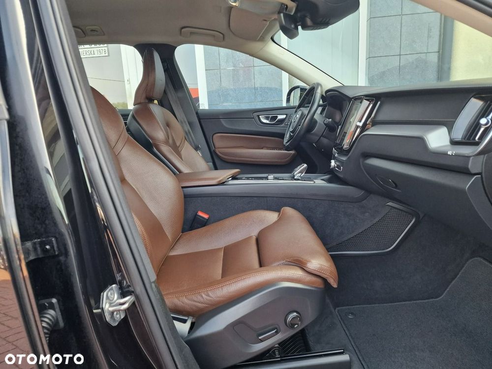 Volvo XC 60 B5 B AWD Geartronic Inscription - 25
