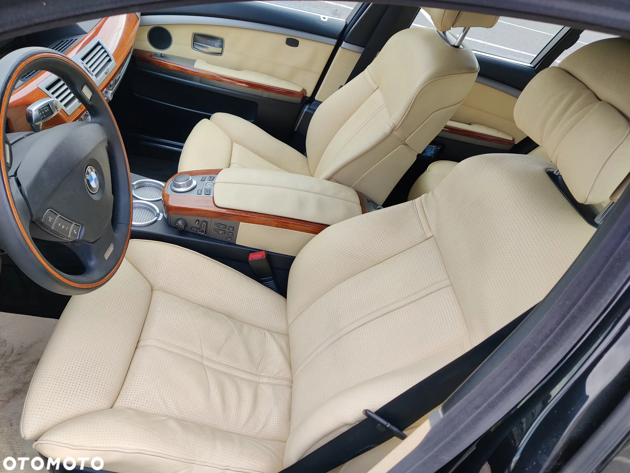 BMW Seria 7 750i - 19