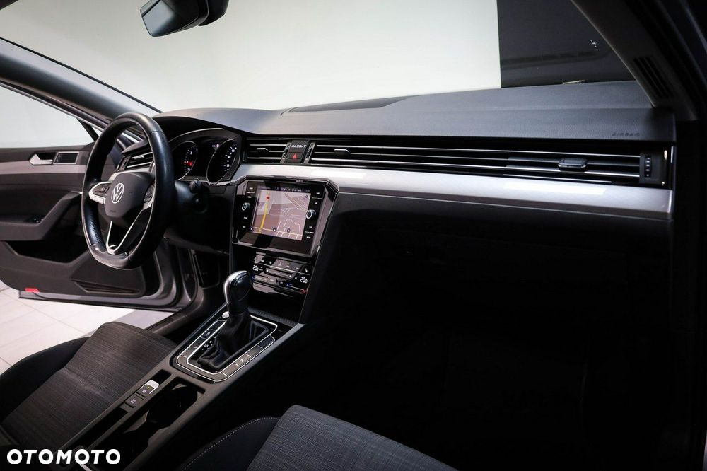 Volkswagen Passat - 24