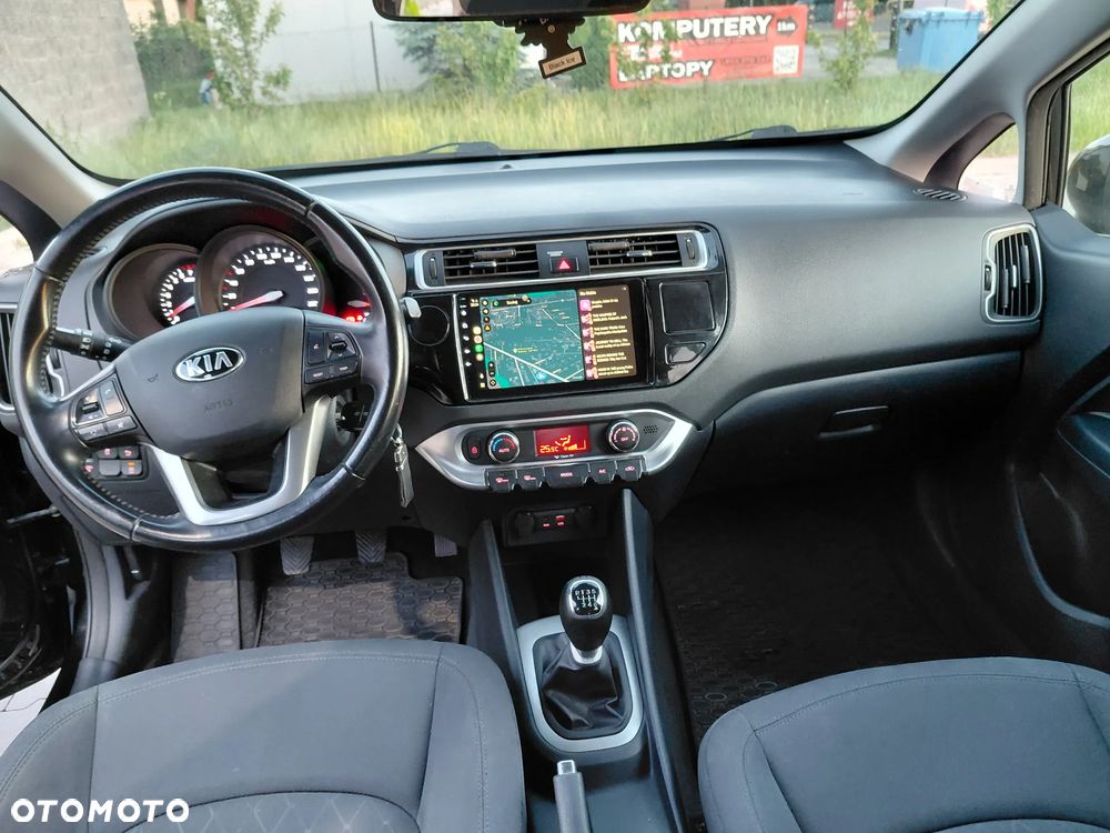 Kia Rio 1.4 L - 5