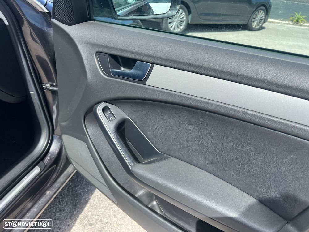 Audi A4 2.0 TDI S-line - 13