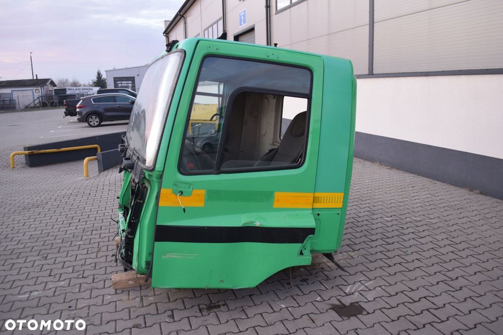 SZKIELET DZIENNEJ KABINY + DRZWI DAF CF - 2