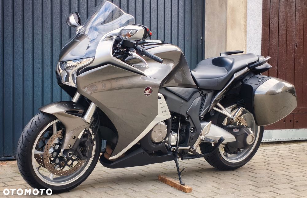 Honda VFR - 5