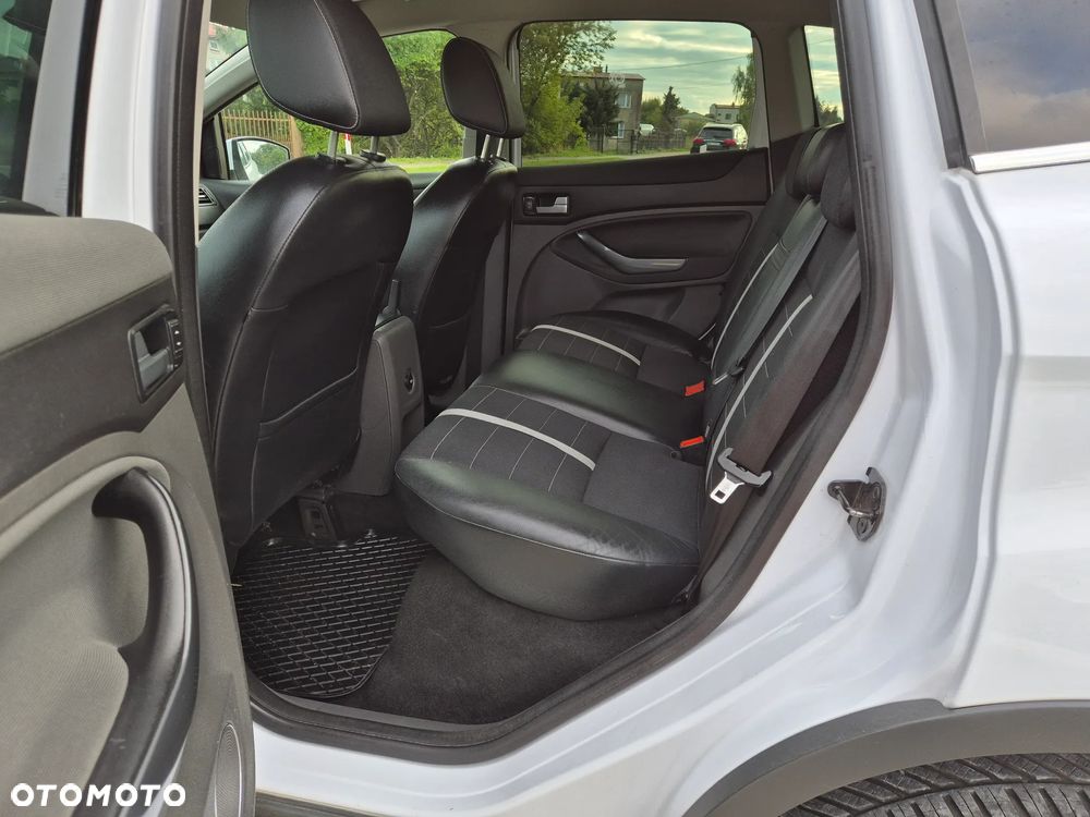 Ford Kuga 2.0 TDCi 2x4 Titanium - 8