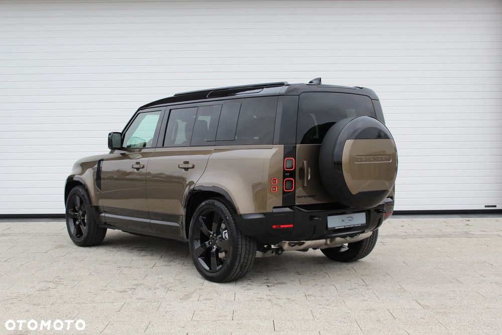 Land Rover Defender - 2