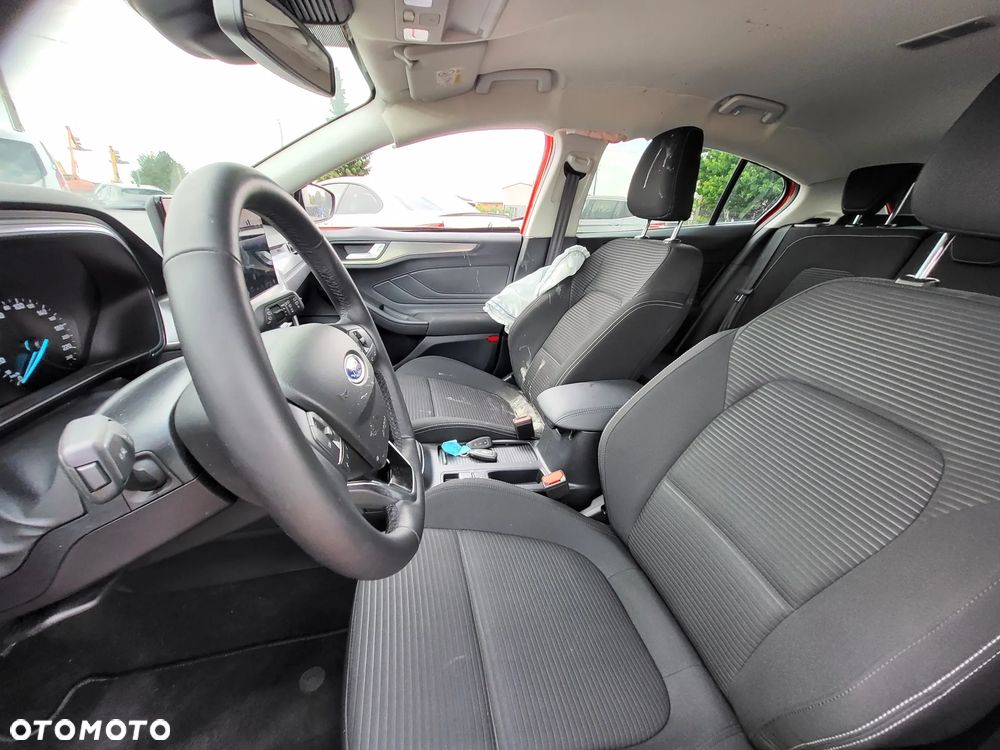 Ford Focus 1.0 EcoBoost Hybrid TITANIUM - 11