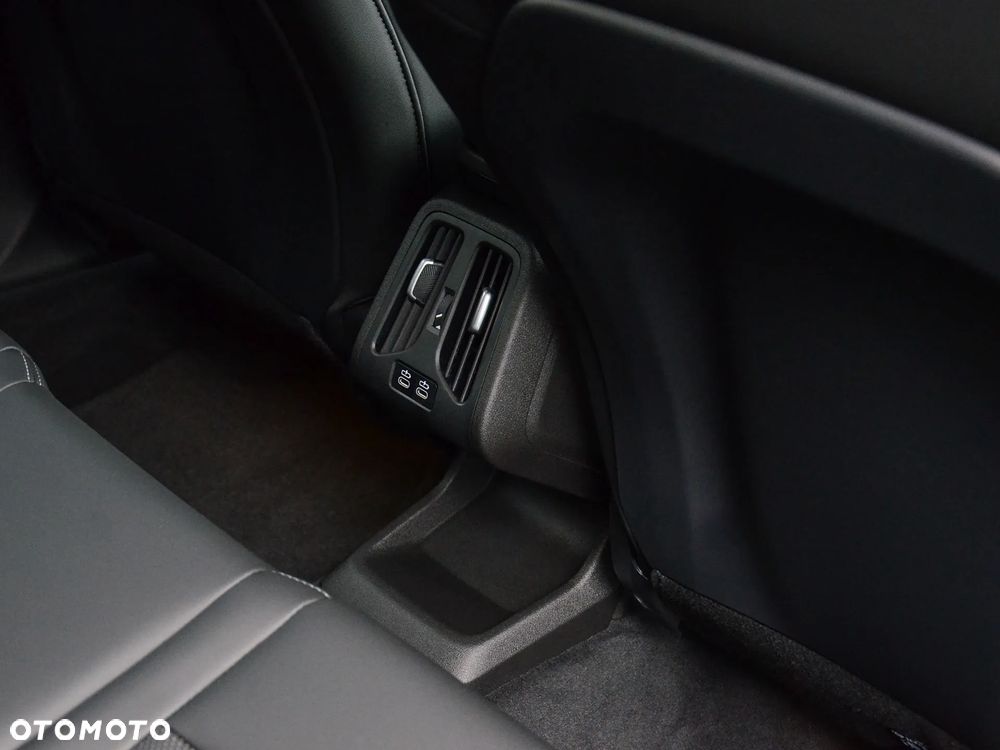 BMW X1 sDrive20i - 26