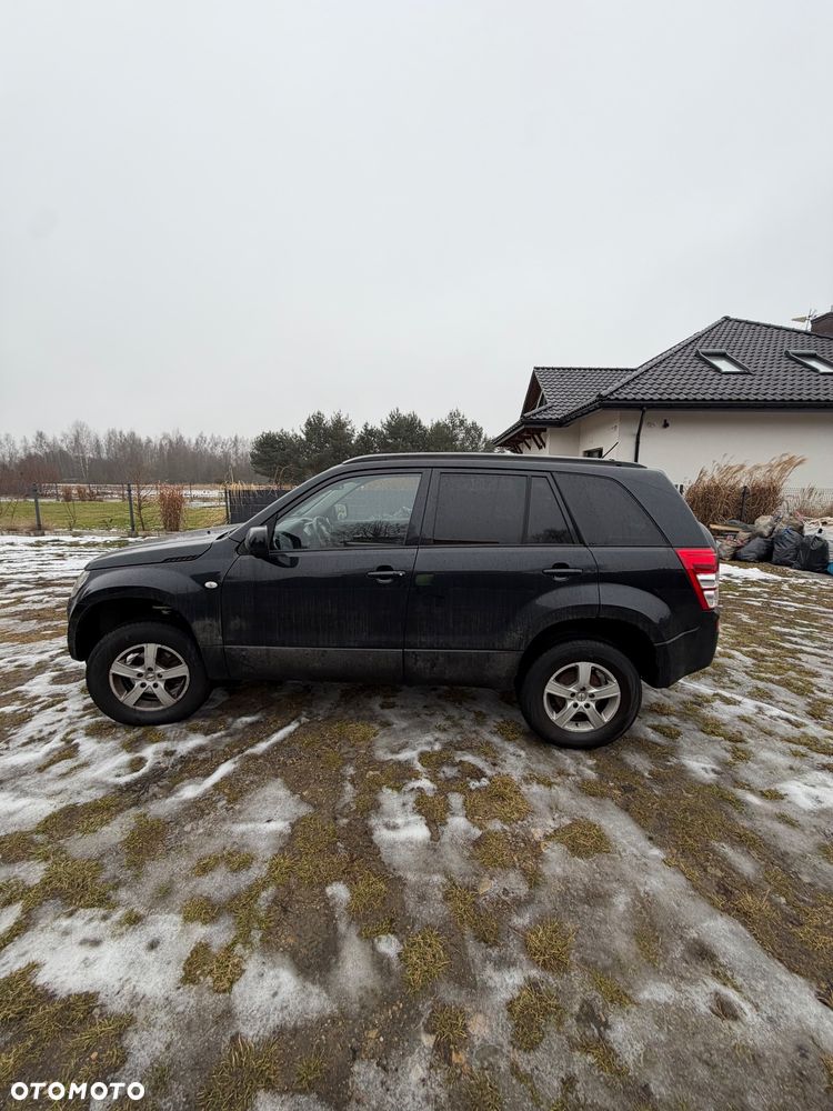 Suzuki Grand Vitara 2.0 Club Family - 7