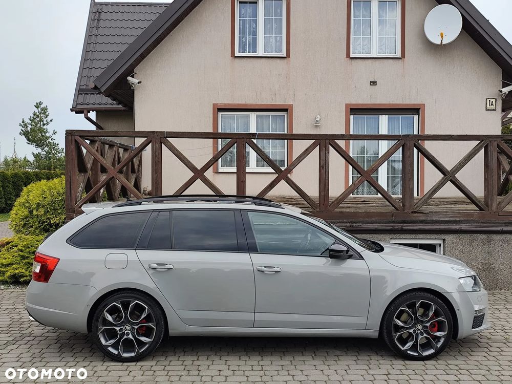 Skoda Octavia 2.0 TDI DSG RS - 9