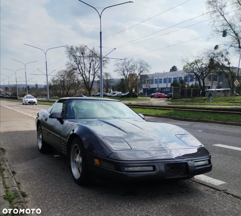 Chevrolet Corvette - 10