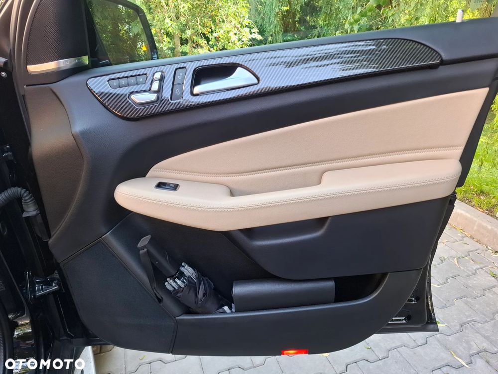 Mercedes-Benz GLS - 19