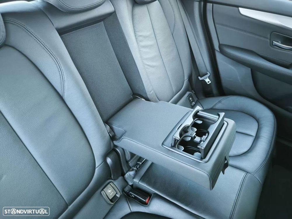 BMW 216 Active Tourer d Line Luxury - 34