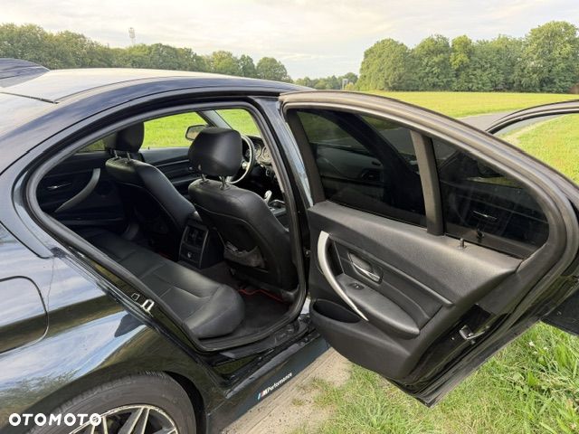 BMW Seria 3 328i Sport Line - 17