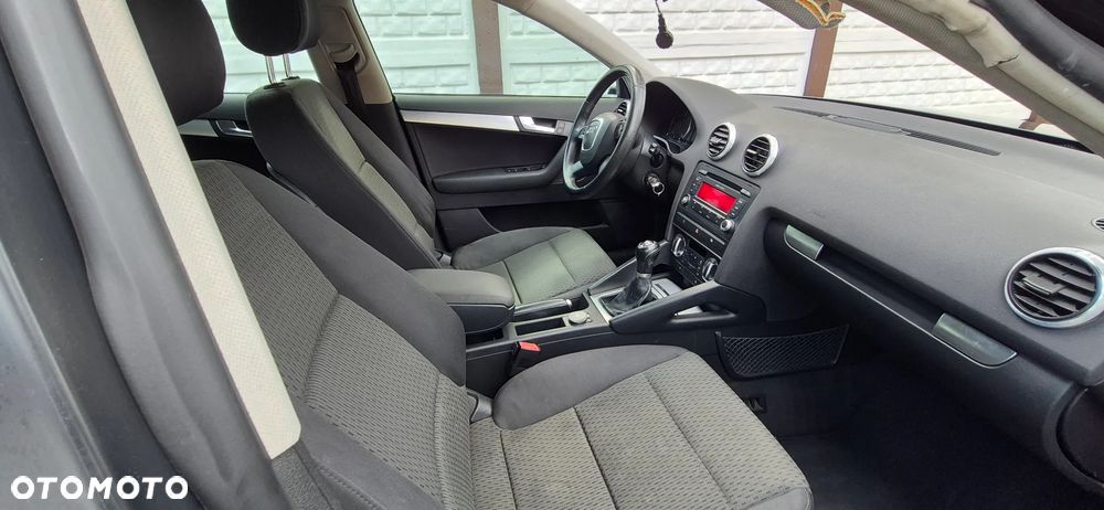 Audi A3 Sportback 2.0 TDI Ambiente - 6