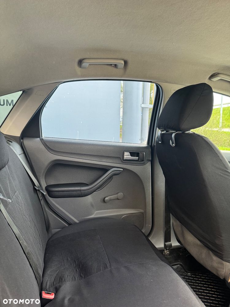 Ford Focus 1.6 TDCi DPF Ambiente - 27