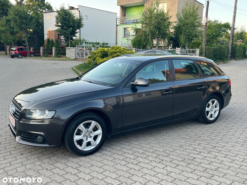 Audi A4 Avant 2.0 TDI DPF quattro Ambition - 2