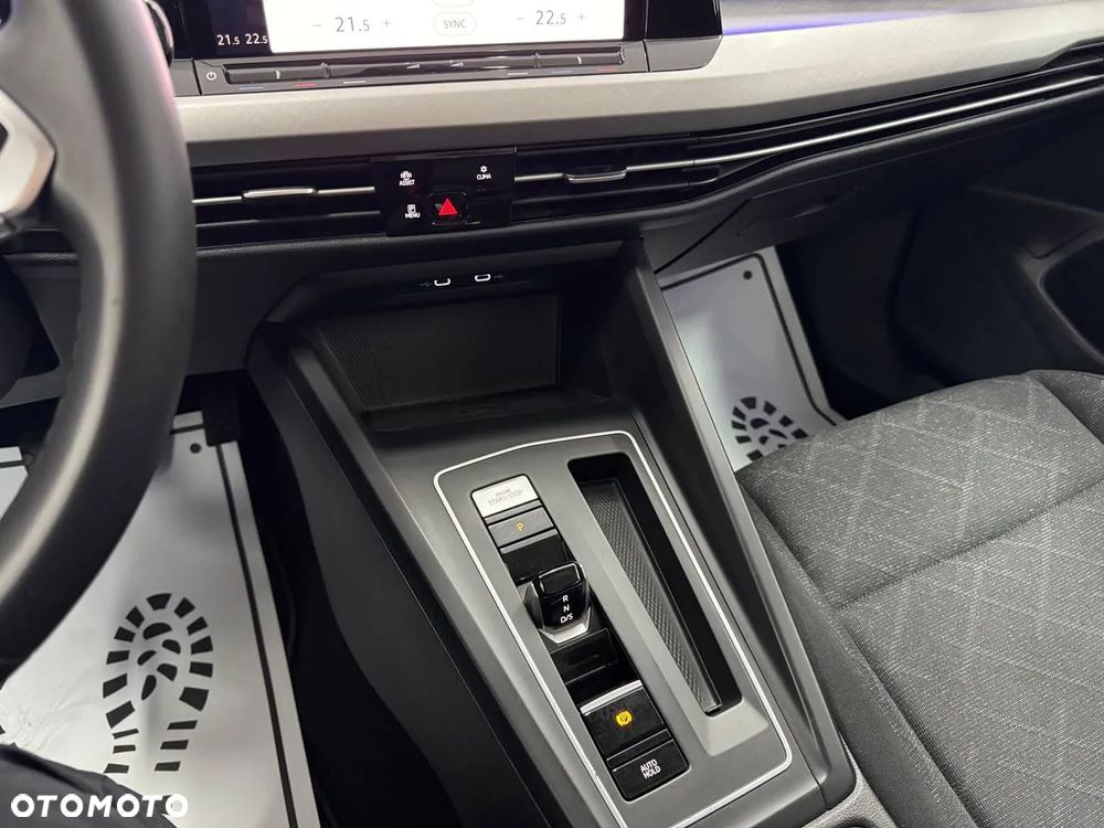 Volkswagen Golf - 24