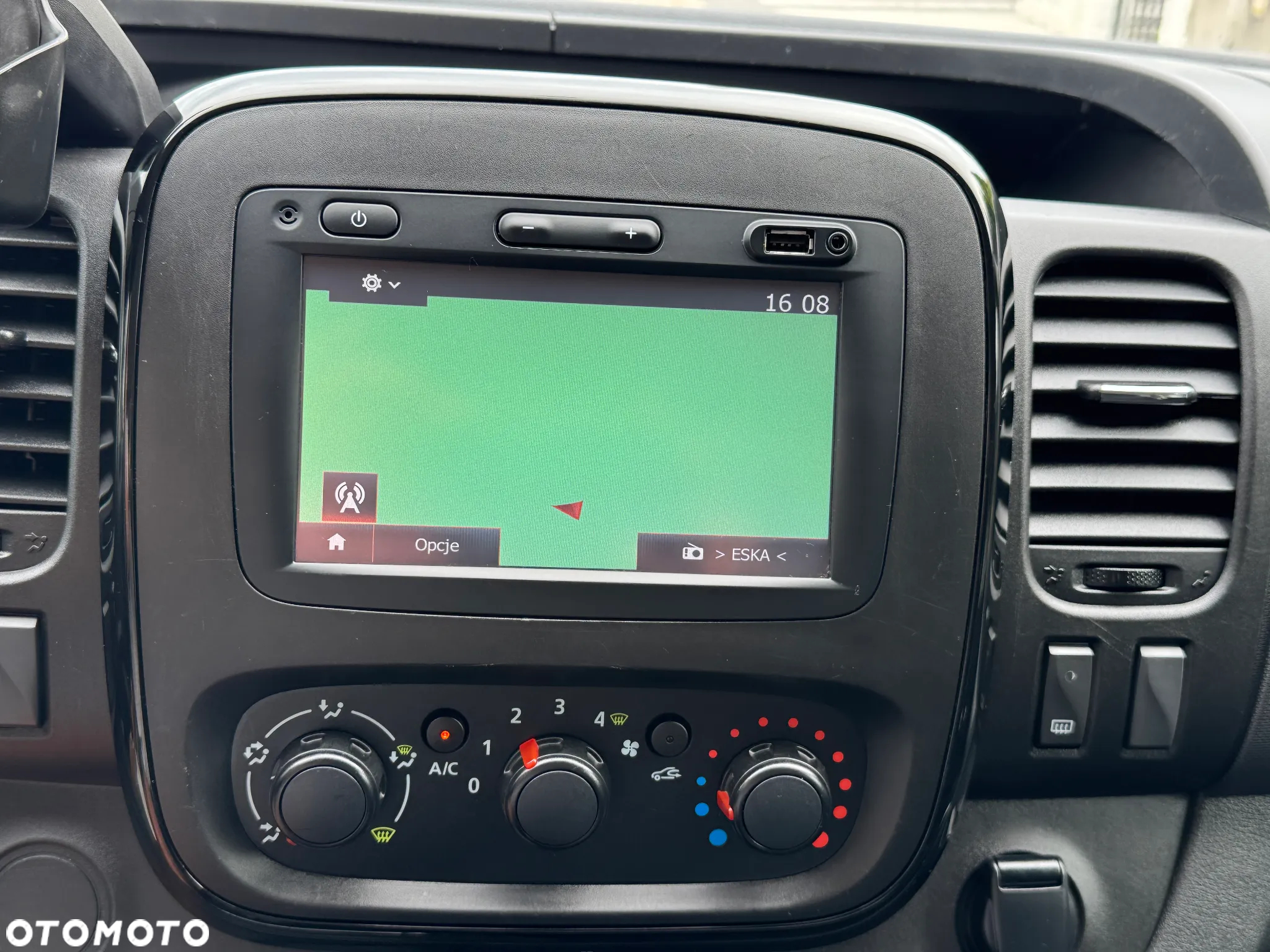 Opel VIVARO - 27