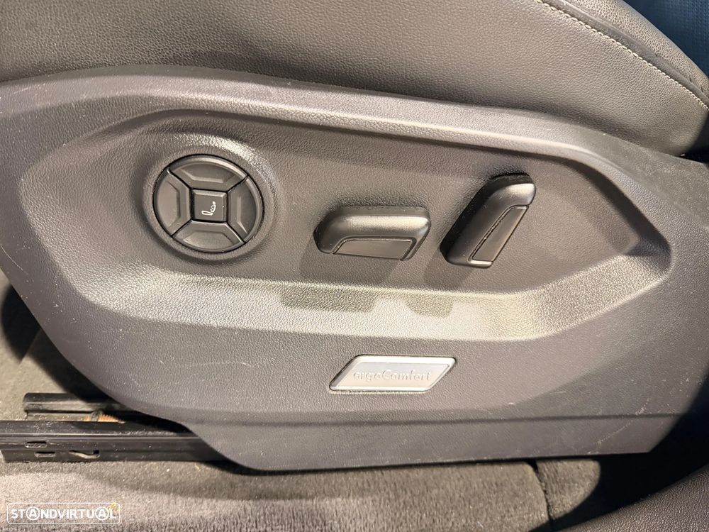 VW Touareg 3.0 TDI V6 R-Line - 13