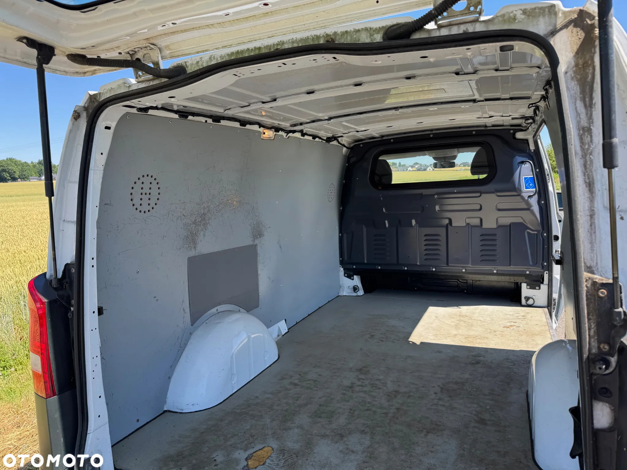 Mercedes-Benz VITO - 11