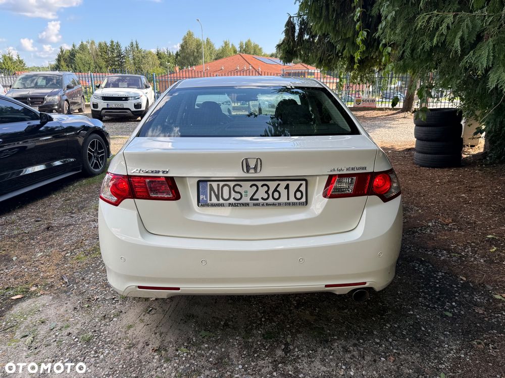 Honda Accord 2.0 Executive - 23