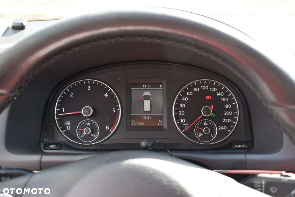 Volkswagen Touran - 30