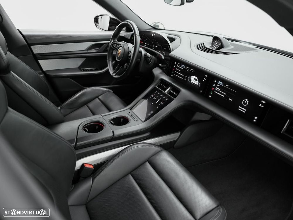 Porsche Taycan 4S - 11