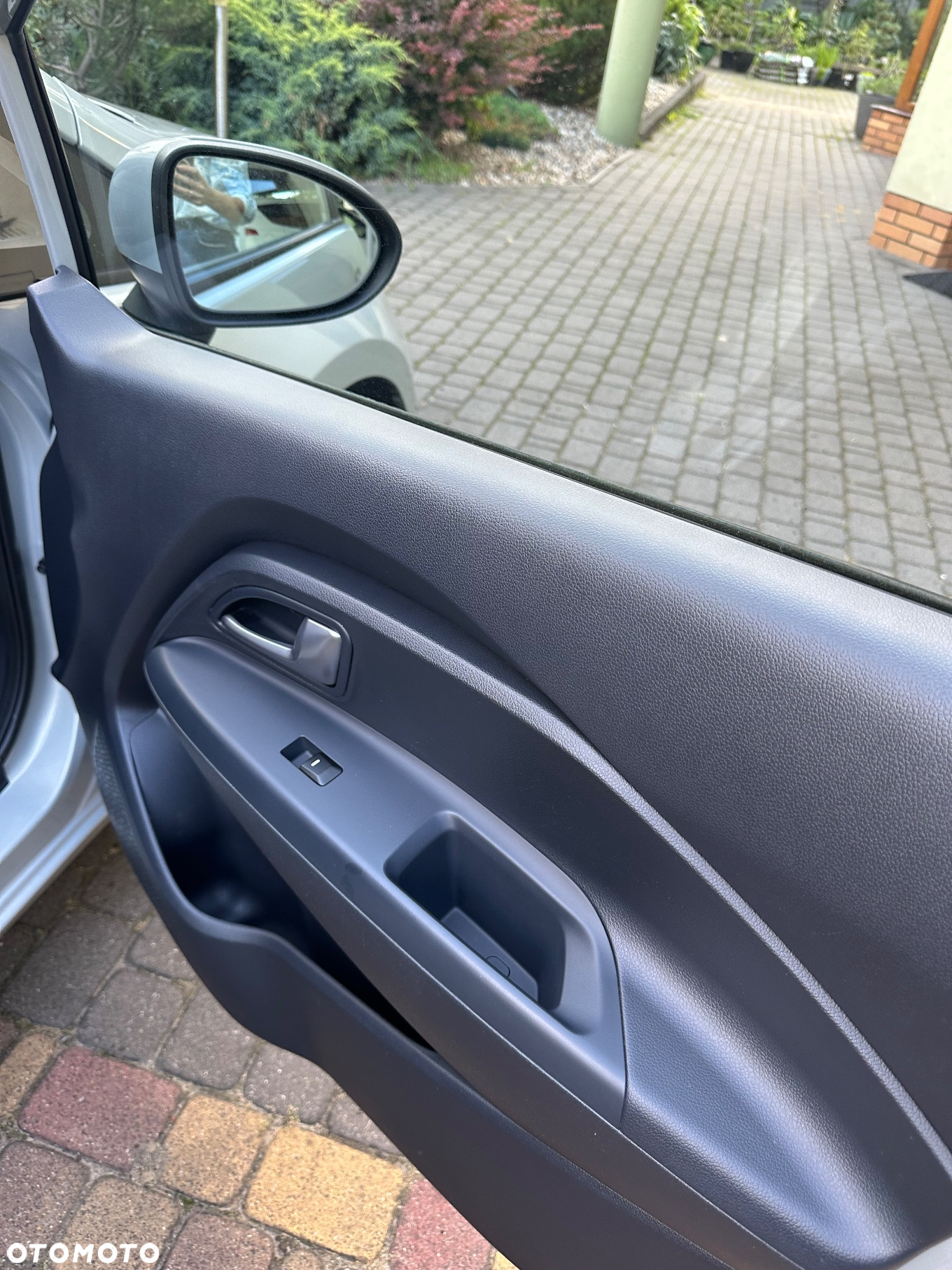 Kia Rio 1.2 L - 16