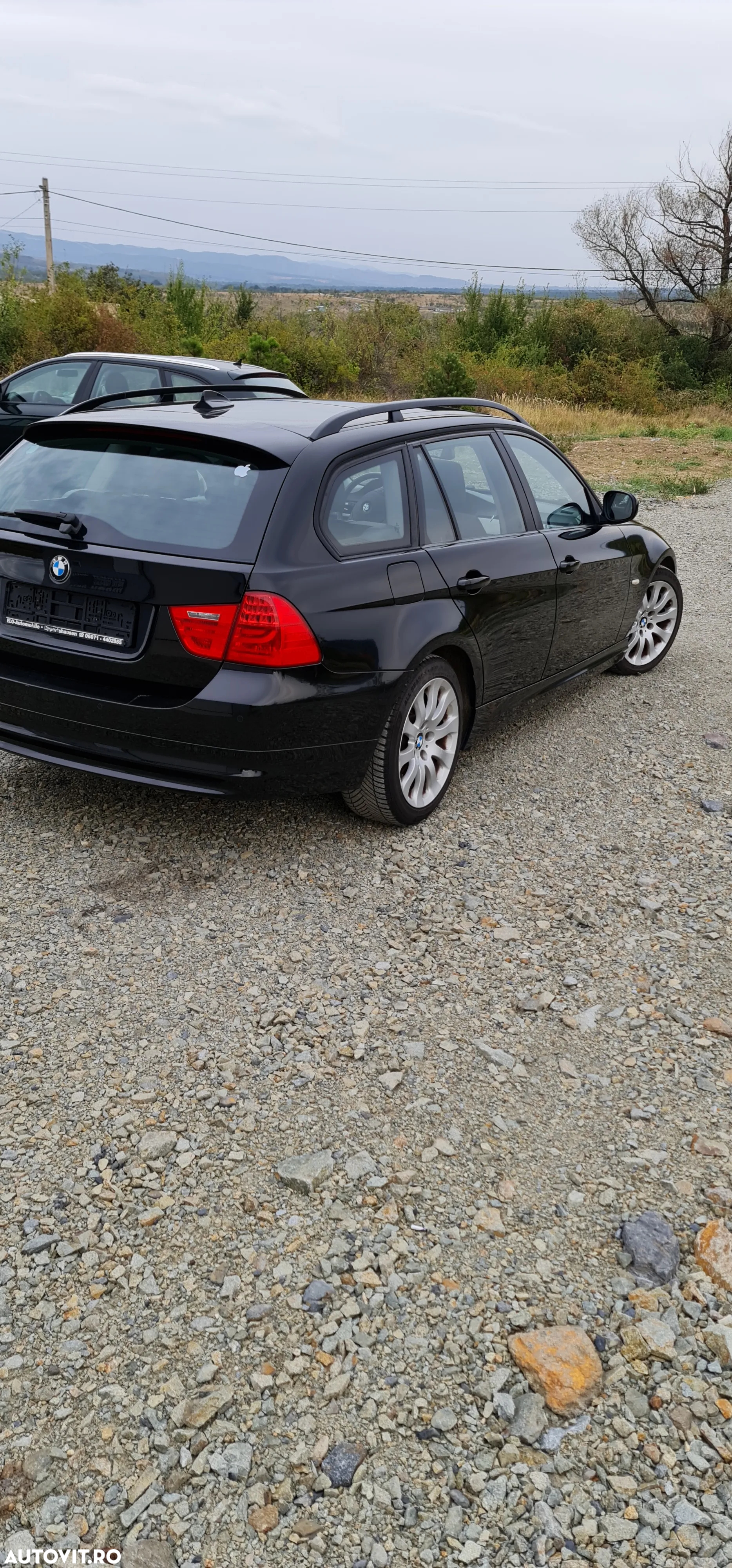 BMW Seria 3 318i Touring - 4