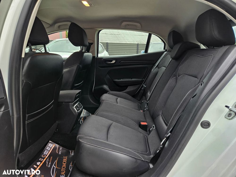 Renault Megane Blue dCi 116 Zen - 11