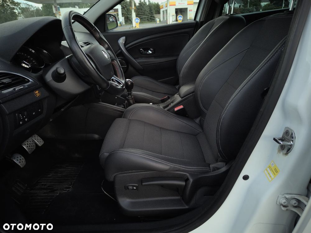 Renault Megane GT 220 - 9