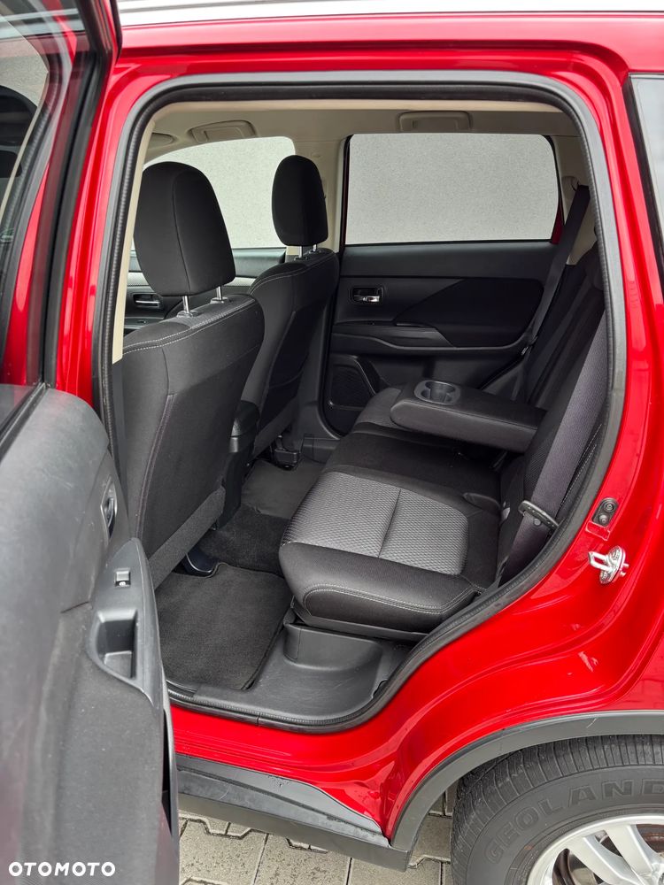 Mitsubishi Outlander 2.0 2WD Inform - 14