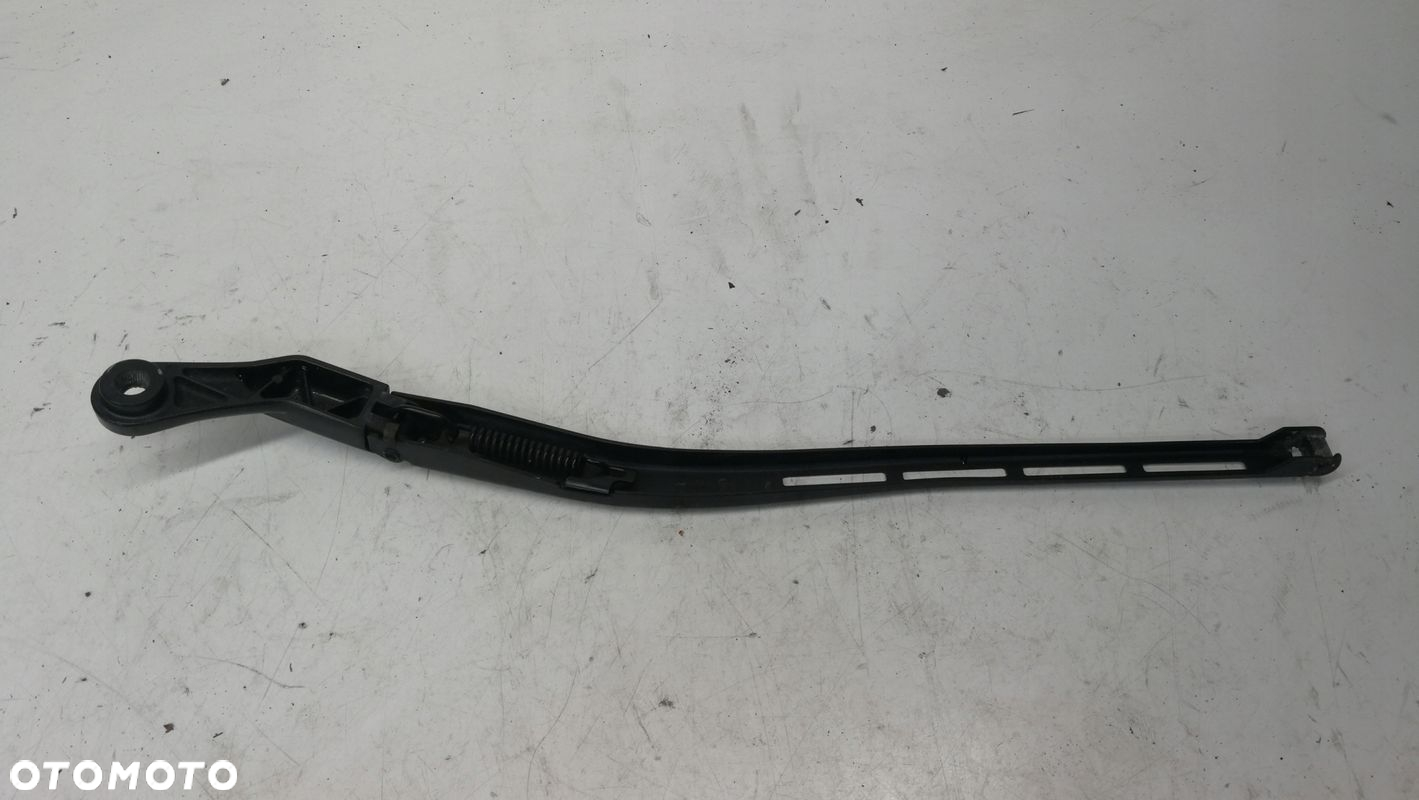 RAMIĘ WYCIERACZKI PRAWE AUDI A4 B6 B7 8E1955408C - 2