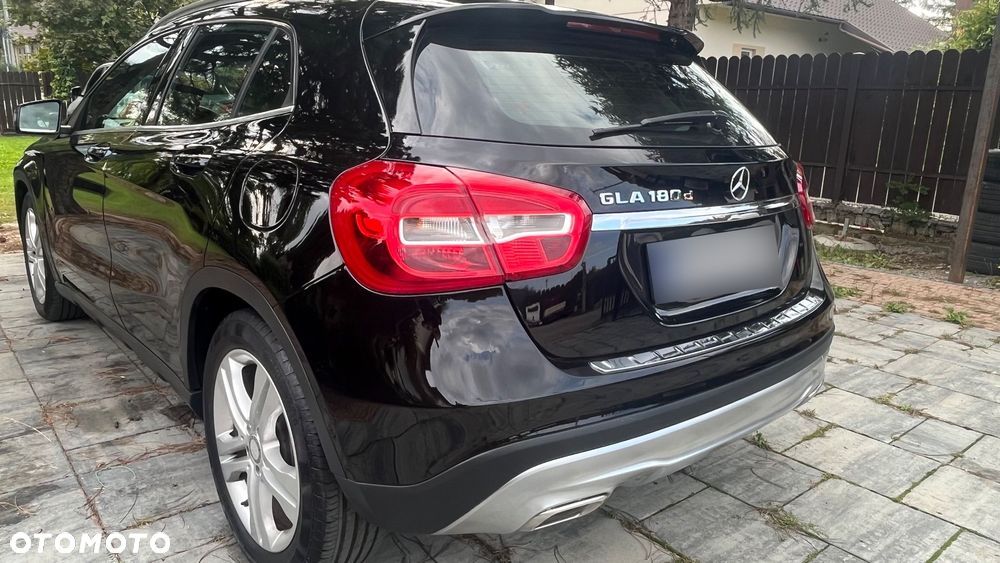 Mercedes-Benz GLA 180 (CDI) d - 11