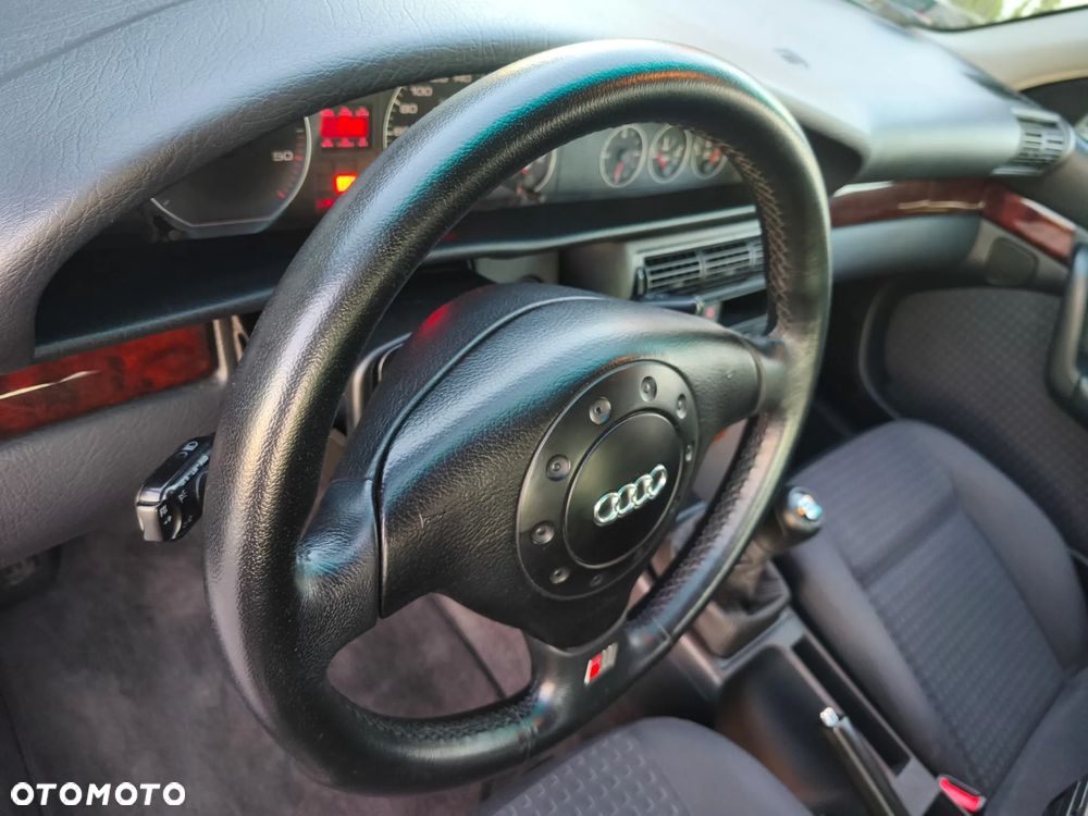 Audi A6 Limousine 2.5 TDI - 30