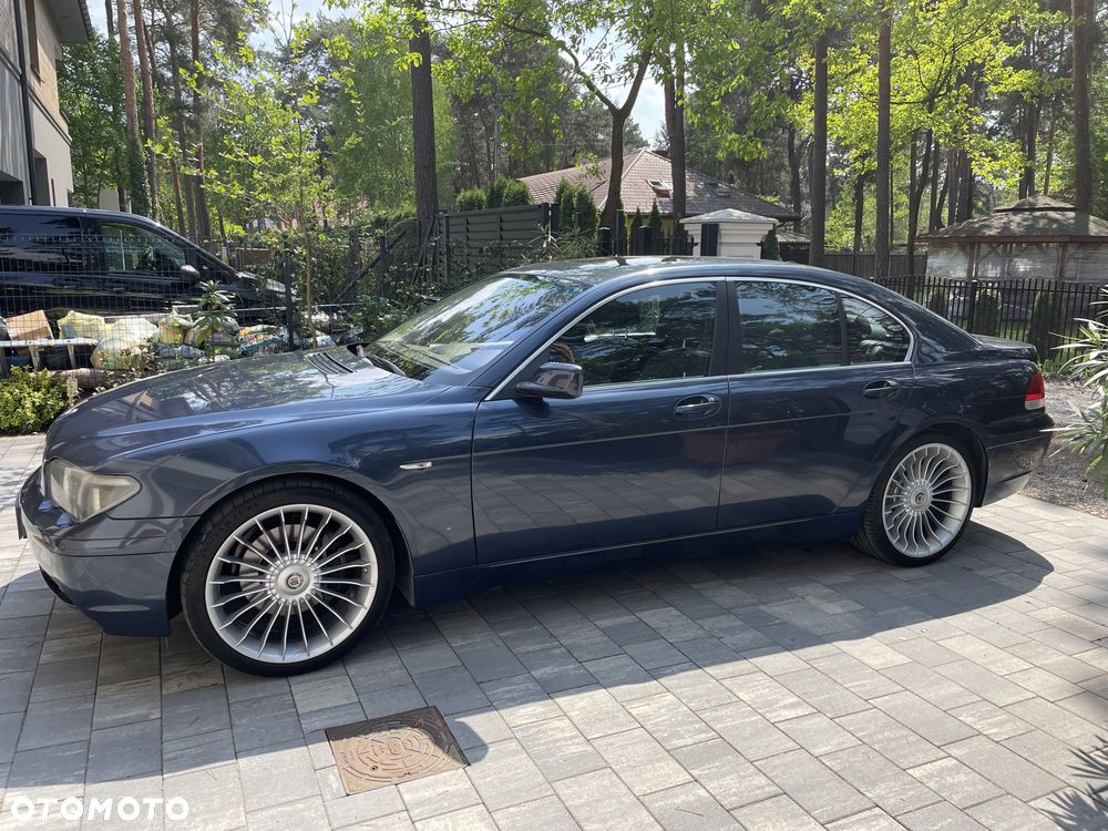 BMW Seria 7 745i - 1