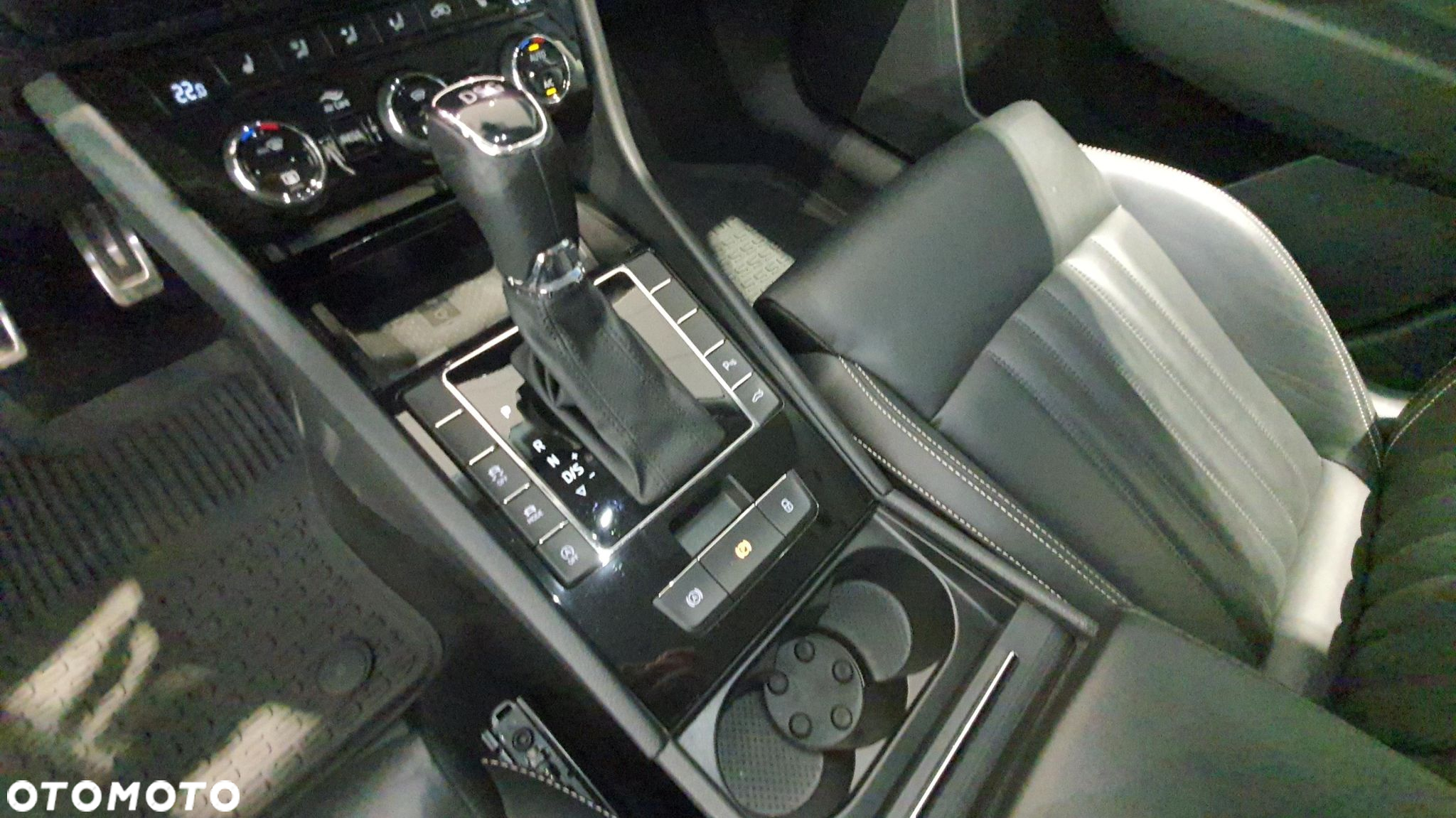 Skoda Superb 2.0 TSI L&K DSG - 15