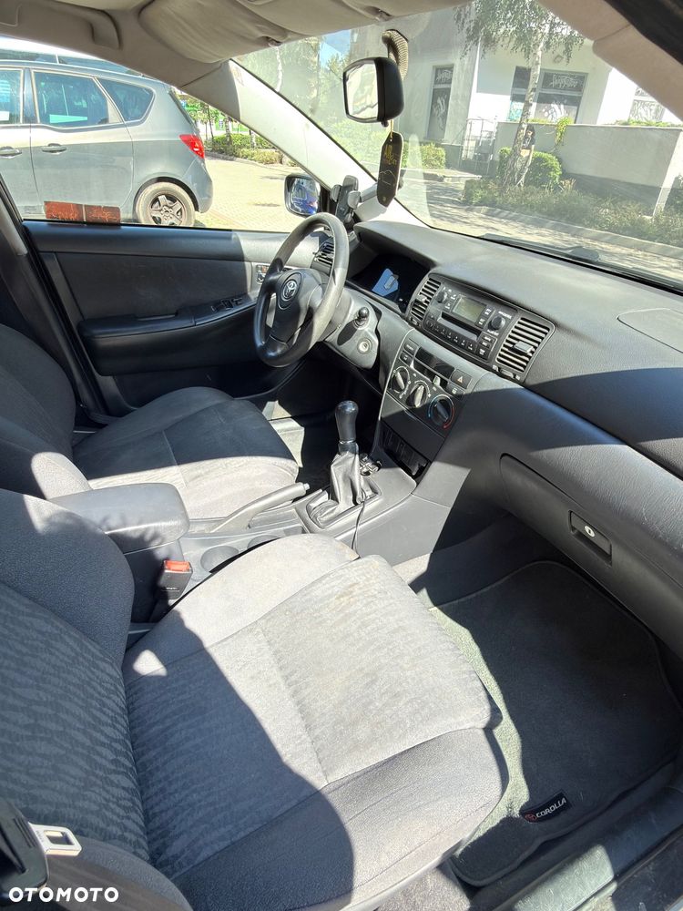 Toyota Corolla - 12