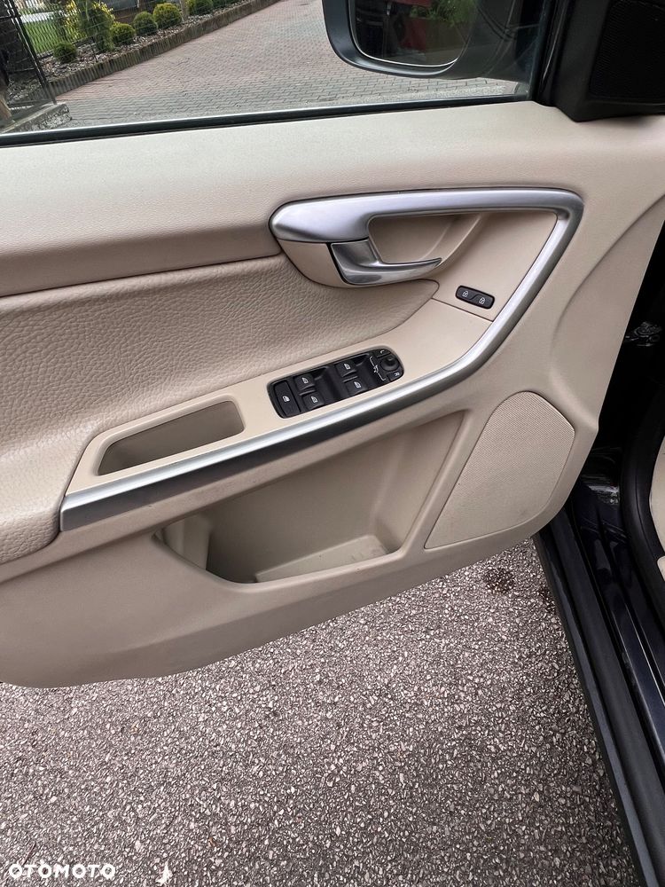 Volvo XC 60 - 8