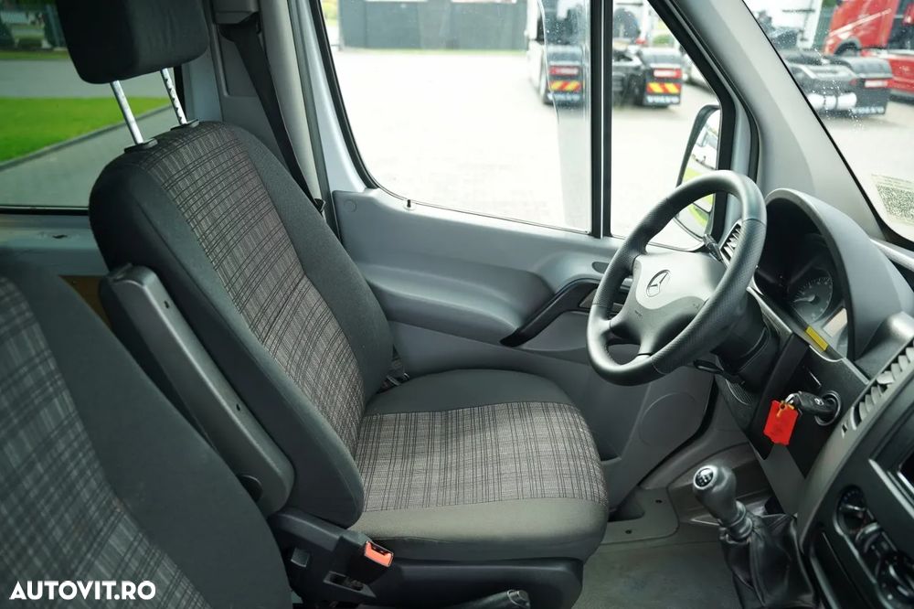 Mercedes-Benz / SPRINTER 310 CDI / CARTER CU 7 LOCURI / MANUALĂ / TABLĂ AUTO / PANEL - 23