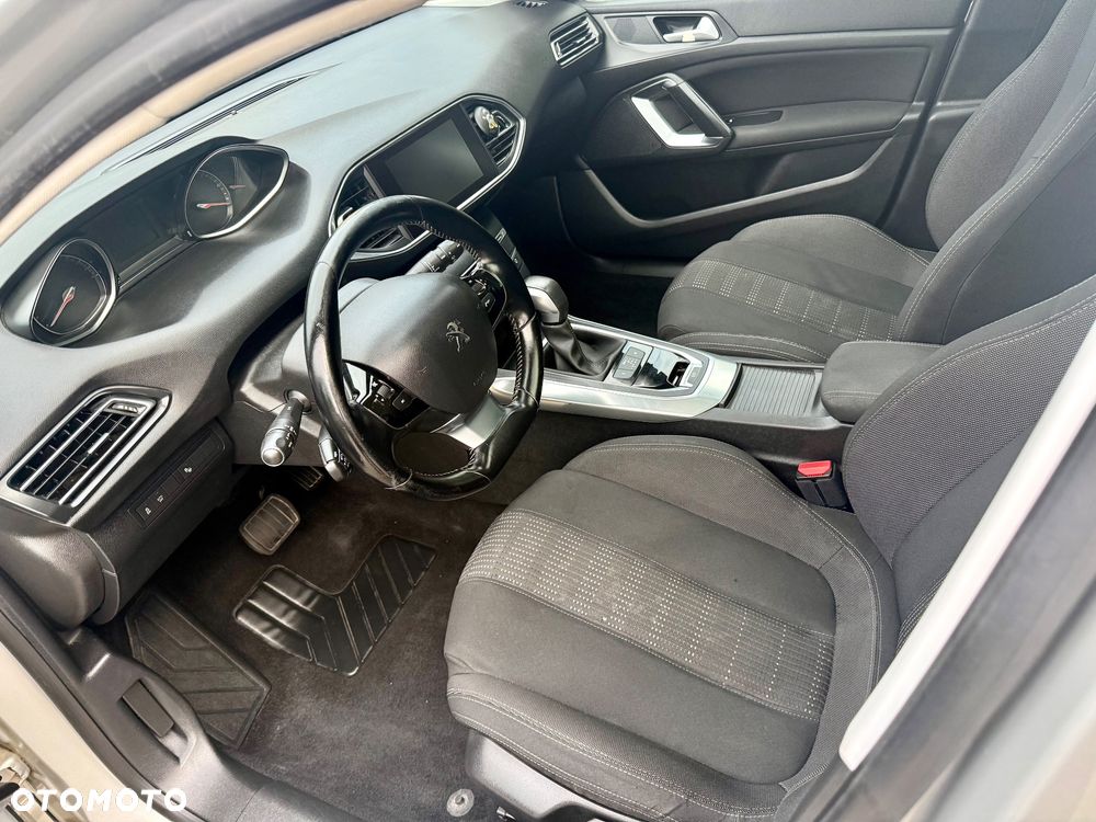Peugeot 308 BlueHDi FAP 120 EAT6 Stop & Start Allure - 21