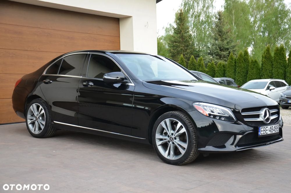 Mercedes-Benz Klasa C 300 4Matic 9G-TRONIC Exclusive - 2
