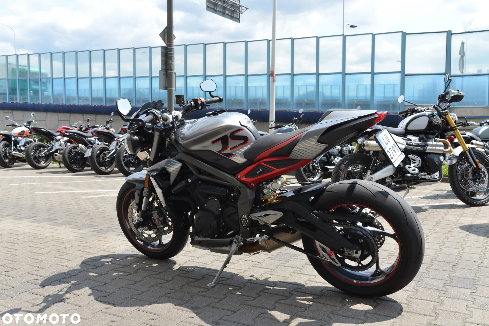 Triumph Street Triple - 7