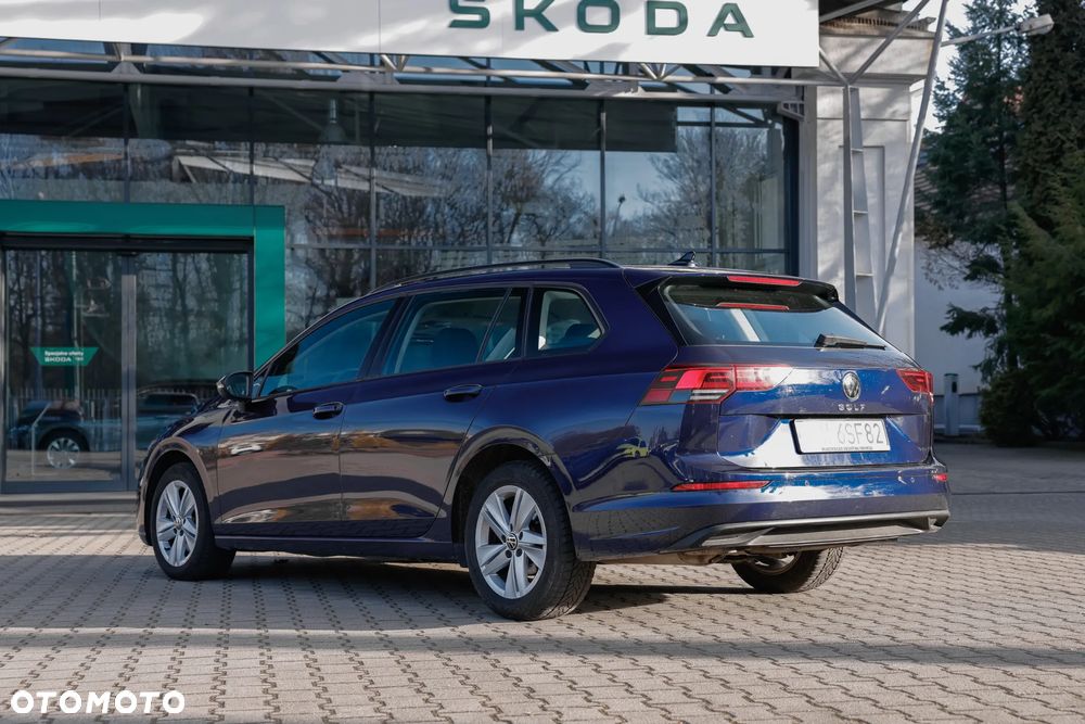 Volkswagen Golf - 6
